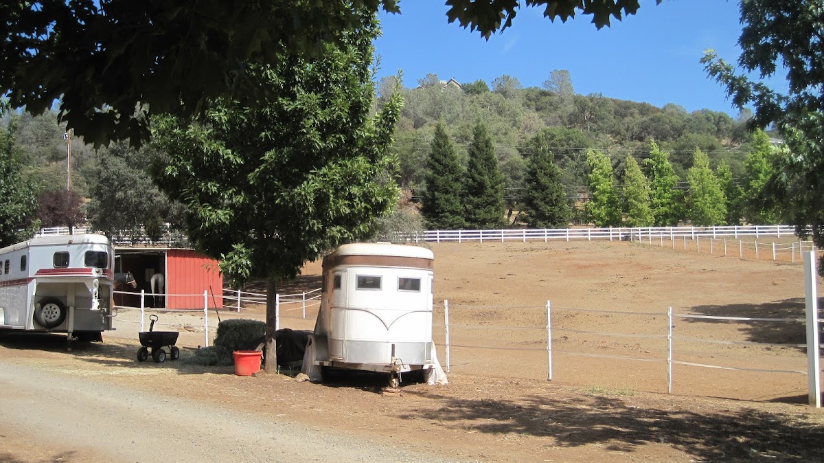 Horse boarding stalls at 8 Oaks Ranch El Dorado Hills